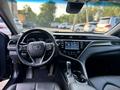 Toyota Camry 2018 года за 10 000 000 тг. в Актобе – фото 7