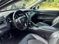Toyota Camry 2018 года за 10 000 000 тг. в Актобе – фото 8