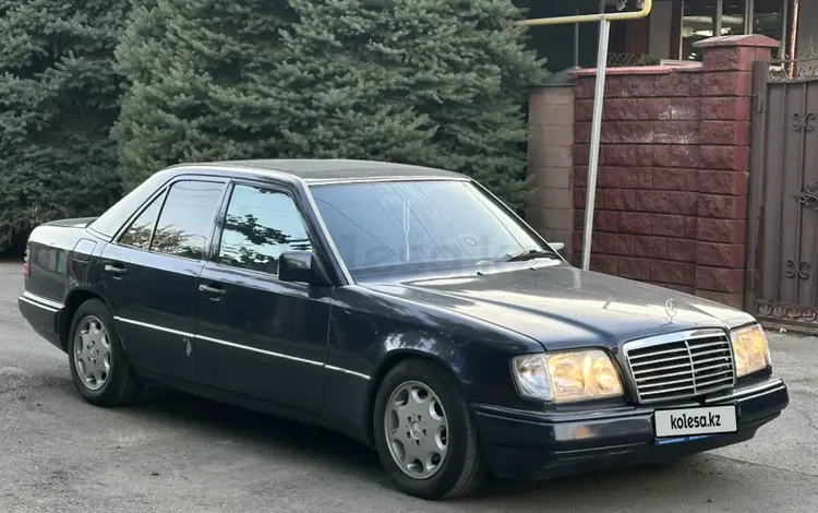 Mercedes-Benz E 220 1996 года за 2 500 000 тг. в Алматы