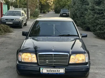 Mercedes-Benz E 220 1996 года за 2 500 000 тг. в Алматы – фото 8