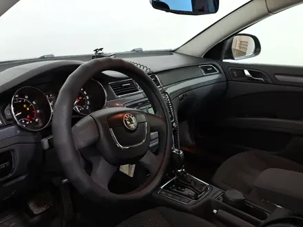 Skoda Superb 2012 года за 6 890 000 тг. в Астана – фото 11