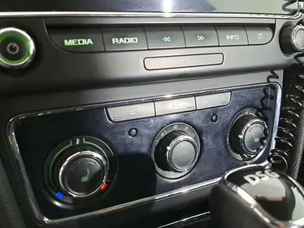 Skoda Superb 2012 года за 6 890 000 тг. в Астана – фото 18
