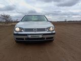 Volkswagen Golf 2001 годаүшін2 500 000 тг. в Уральск