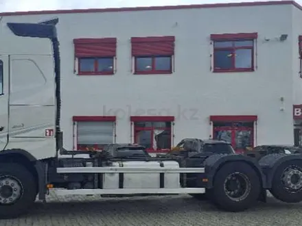 Volvo  FH 2022 года за 28 050 000 тг. в Алматы – фото 6