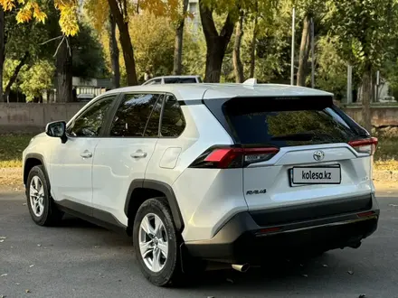 Toyota RAV4 2019 года за 14 500 000 тг. в Алматы – фото 4