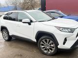 Toyota RAV4 2020 года за 9 000 000 тг. в Уральск
