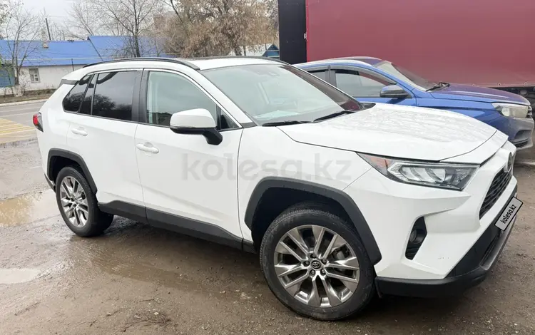 Toyota RAV4 2020 года за 9 000 000 тг. в Уральск