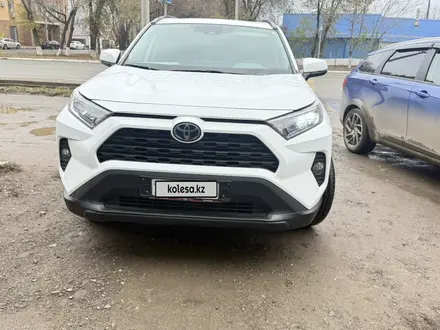 Toyota RAV4 2020 года за 9 000 000 тг. в Уральск – фото 3