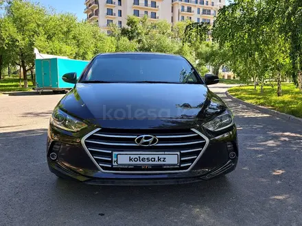 Hyundai Elantra 2018 года за 7 600 000 тг. в Астана