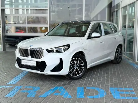 BMW IX1, 2025