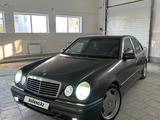 Mercedes-Benz E 320 1995 года за 5 400 000 тг. в Актау – фото 2