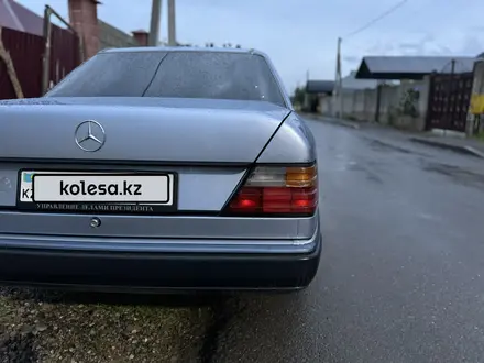 Mercedes-Benz E 230 1992 года за 2 100 000 тг. в Шымкент – фото 5