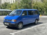 Volkswagen Caravelle 1993 годаfor3 200 000 тг. в Караганда