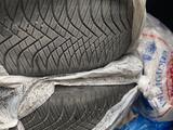 235/55/18 за 30 000 тг. в Алматы