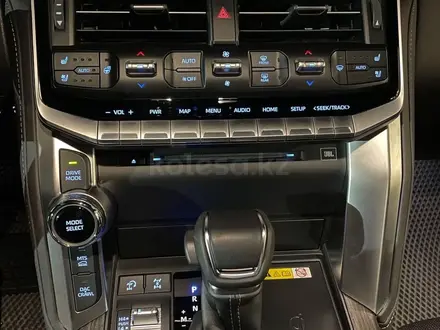 Toyota Land Cruiser 2022 года за 48 500 000 тг. в Алматы – фото 12
