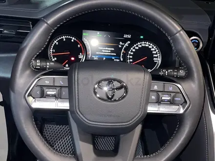 Toyota Land Cruiser 2022 года за 48 500 000 тг. в Алматы – фото 9