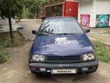 Volkswagen Golf 1993 года за 300 000 тг. в Актобе