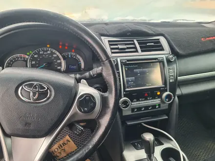 Toyota Camry 2014 года за 7 600 000 тг. в Кульсары – фото 7