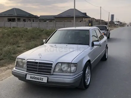 Mercedes-Benz E 220 1994 года за 2 750 000 тг. в Шымкент – фото 7