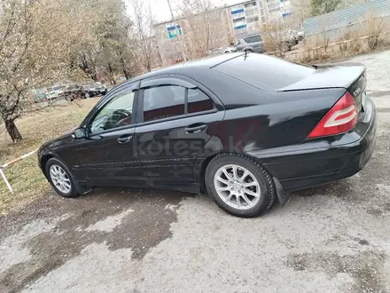 Mercedes-Benz C 180 2004 года за 3 200 000 тг. в Костанай – фото 9