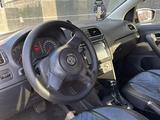 Volkswagen Polo 2010 года за 3 100 000 тг. в Шымкент – фото 3