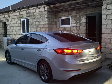 Hyundai Elantra 2017 года за 6 000 000 тг. в Актау – фото 2