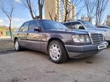 Mercedes-Benz E 230 1990 года за 1 550 000 тг. в Астана