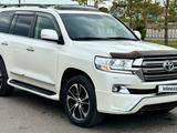 Toyota Land Cruiser 2018 года за 38 000 000 тг. в Астана