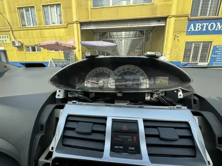 Щиток приборов Тойота Ярис седан хэтчбек левый руль Американец 07-12 за 60 000 тг. в Алматы