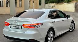 Toyota Camry 2018 года за 14 500 000 тг. в Алматы – фото 4