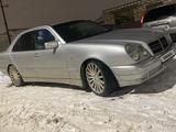 Mercedes-Benz E 230 1997 года за 3 000 000 тг. в Атырау – фото 3