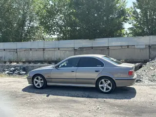 BMW 525