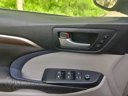 Toyota Highlander 2015 года за 14 500 000 тг. в Алматы – фото 5