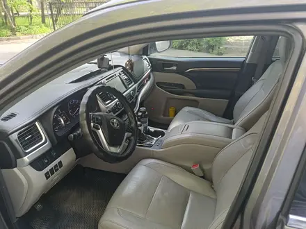 Toyota Highlander 2015 года за 14 500 000 тг. в Алматы – фото 2