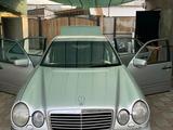 Mercedes-Benz E 200 1996 годаүшін2 500 000 тг. в Алматы
