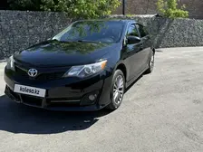 Toyota Camry, 2011