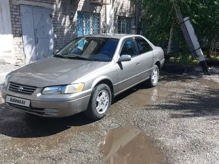 Toyota Camry 1998 года за 3 500 000 тг. в Талдыкорган – фото 2