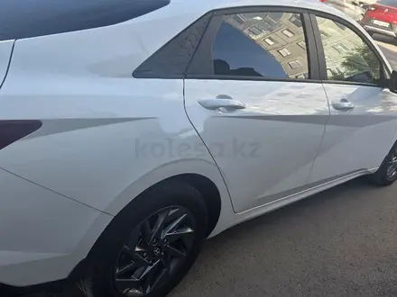 Hyundai Elantra 2024 года за 9 200 000 тг. в Караганда – фото 2