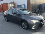 Toyota Camry 2015 года за 6 100 000 тг. в Жанаозен – фото 2