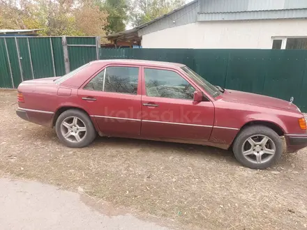 Mercedes-Benz E 230 1992 года за 1 800 000 тг. в Алматы – фото 2