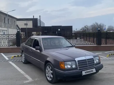 Mercedes-Benz E 260 1993 года за 1 550 000 тг. в Алматы – фото 2