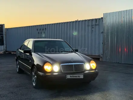 Mercedes-Benz E 280 1996 года за 1 290 000 тг. в Кызылорда – фото 2