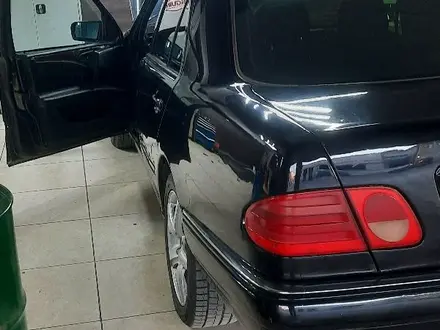 Mercedes-Benz E 280 1996 года за 1 290 000 тг. в Кызылорда – фото 3