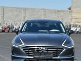 Hyundai Sonata 2022 года за 14 690 000 тг. в Шымкент – фото 2