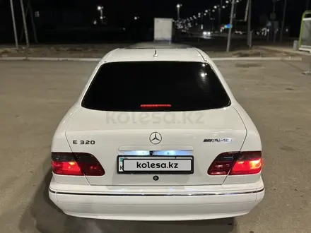 Mercedes-Benz E 320 2001 года за 6 000 000 тг. в Атырау – фото 18