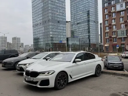 BMW 530 2022 года за 25 500 000 тг. в Астана – фото 4