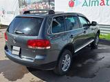 Volkswagen Touareg 2004 года за 6 200 000 тг. в Алматы – фото 3