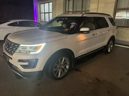 Ford Explorer 2015 года за 13 000 000 тг. в Алматы – фото 2