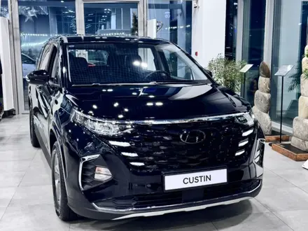 Hyundai Custin Travel 2025 года за 14 390 000 тг. в Алматы