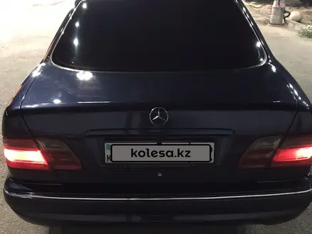 Mercedes-Benz E 320 1999 года за 3 300 000 тг. в Отеген-Батыр – фото 6